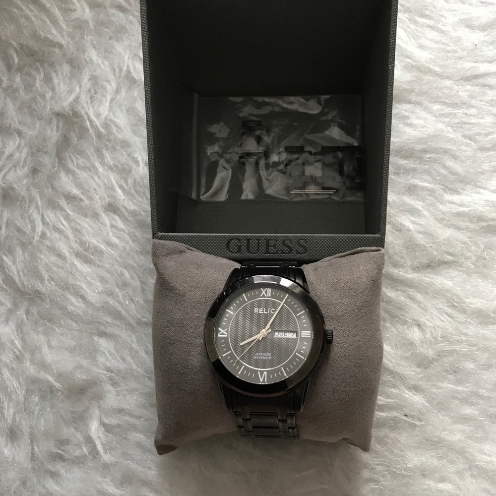 Relic Menโs Watch- Gray